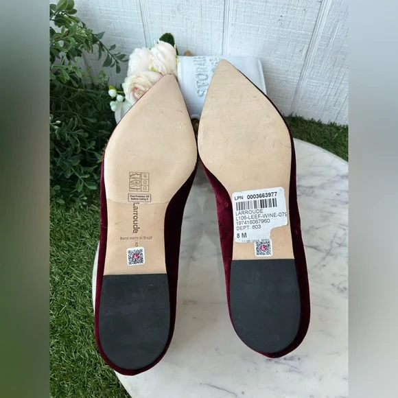 Larroudé
Lee Crystal-Embellished Bow Velvet Ballet Flats
$300 size 8 new - Picture 16 of 16
